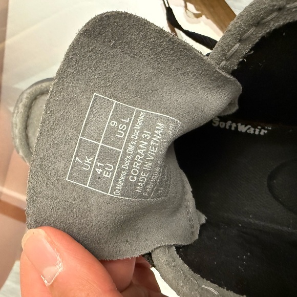 DR MARTENS CORRAN 3-EYE SUEDE HEELED BOOTS - Picture 7 of 9